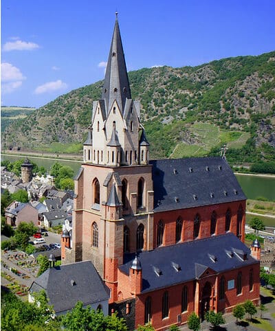 Picture of a church on the Rhine River in Germany (Oberwesel)