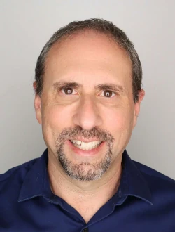 Head shot of Jonathan Wiesen